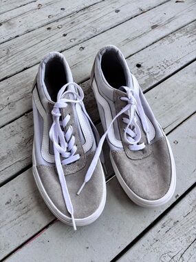 Vans women’s Grey and White Old Skool Sneakers